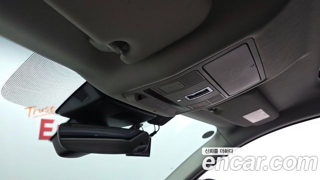 Jaguar E-PACE 2019 — photo 29