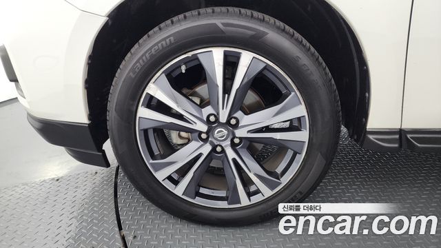 Nissan Pathfinder 2017 — photo 5