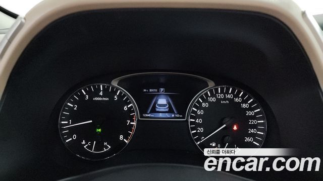 Nissan Pathfinder 2017 — photo 11
