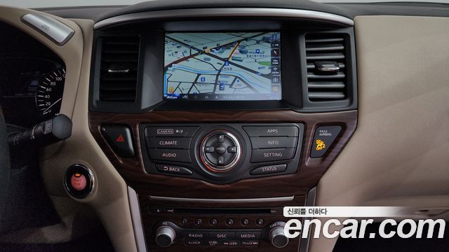 Nissan Pathfinder 2017 — photo 19