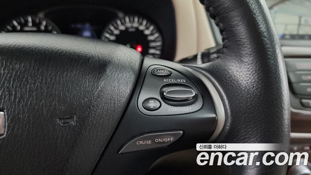 Nissan Pathfinder 2017 — photo 23