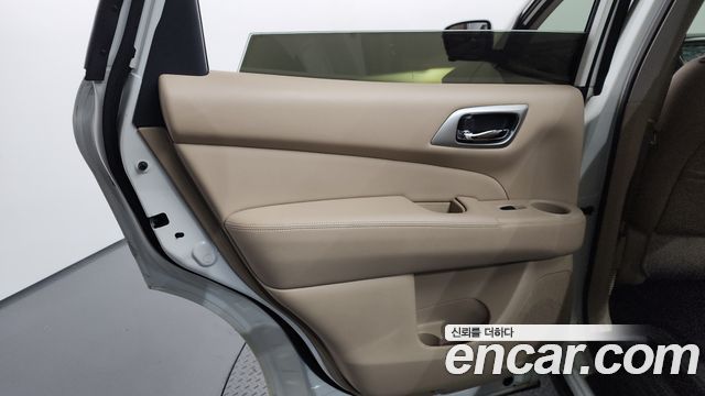 Nissan Pathfinder 2017 — photo 15