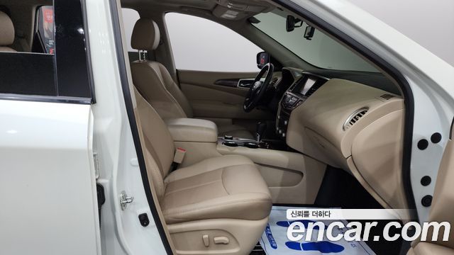 Nissan Pathfinder 2017 — photo 16