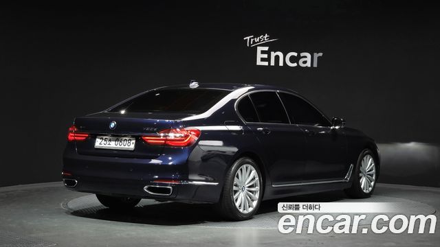 BMW 7-Series 2016 — photo 2