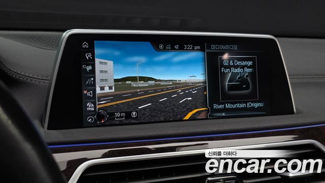 BMW 7-Series 2016 — photo 13