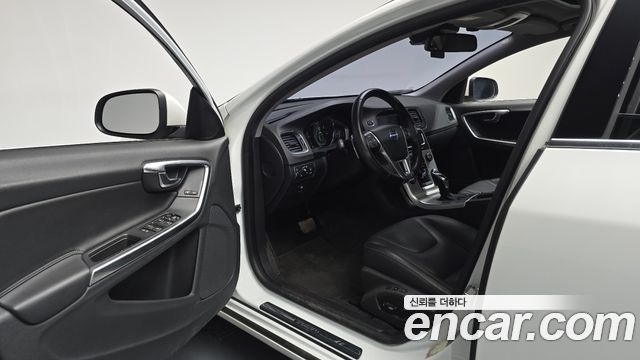 Volvo S60 2014 — photo 13