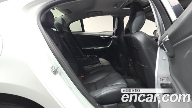Volvo S60 2014 — photo 18