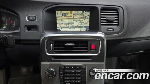 Volvo S60 2014 — photo 20
