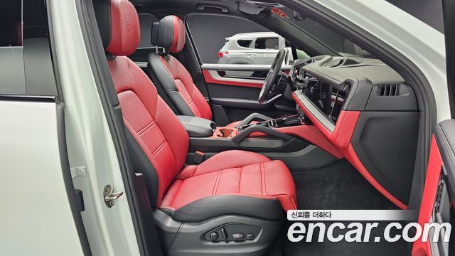 Porsche Cayenne 2025 — photo 18