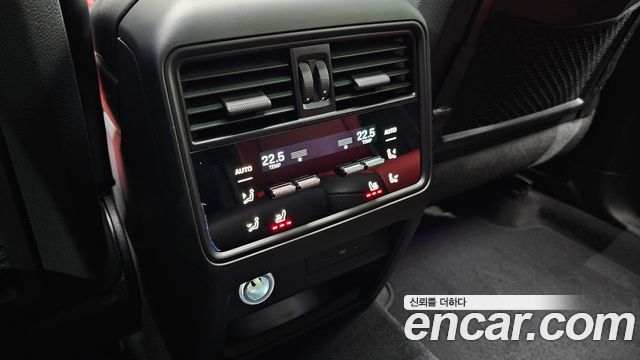 Porsche Cayenne 2025 — photo 26