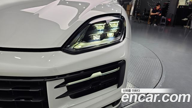 Porsche Cayenne 2025 — photo 8