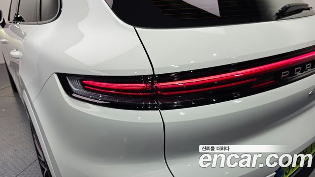 Porsche Cayenne 2025 — photo 9