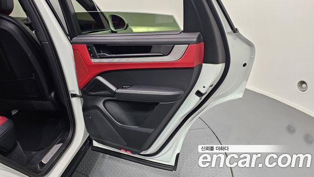 Porsche Cayenne 2025 — photo 15