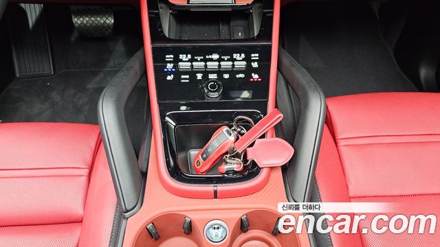 Porsche Cayenne 2025 — photo 27