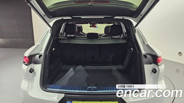 Porsche Cayenne 2025 — photo 28
