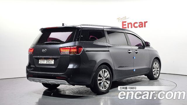 Kia Canival 2016 — photo 2