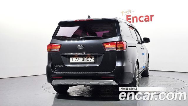 Kia Canival 2016 — photo 4