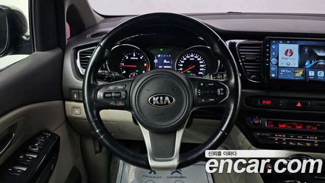 Kia Canival 2016 — photo 14