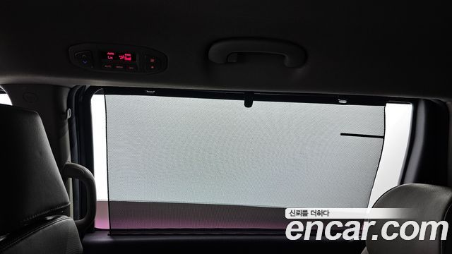 Kia Canival 2016 — photo 19
