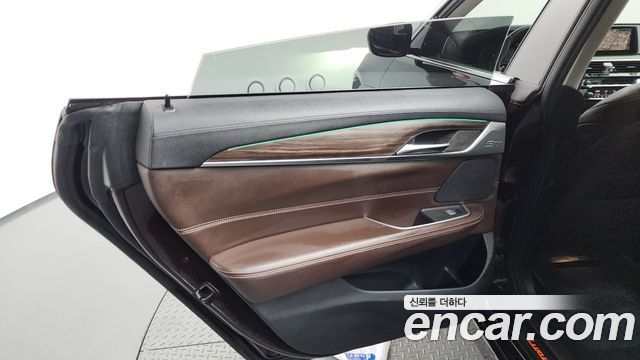 BMW Gran Turismo 2020 — photo 15