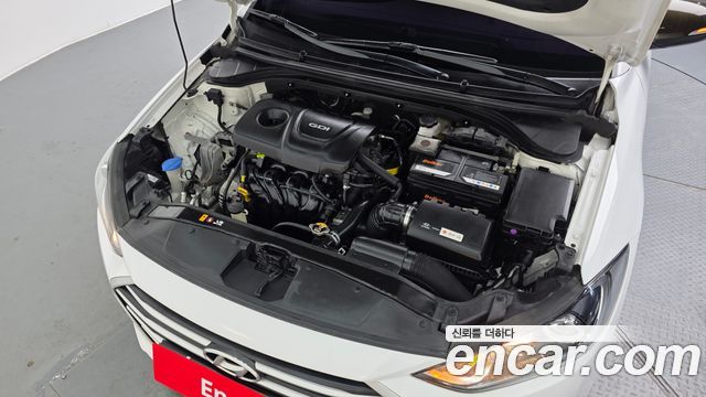 Hyundai AVANTE 2017 — photo 6