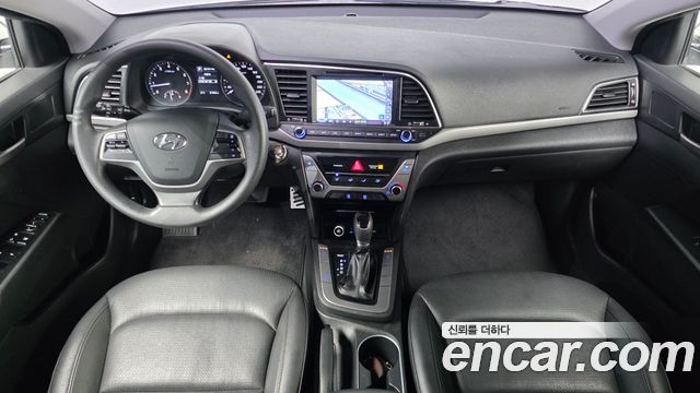 Hyundai AVANTE 2017 — photo 7