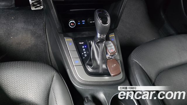 Hyundai AVANTE 2017 — photo 9