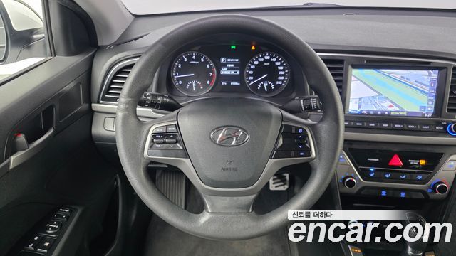 Hyundai AVANTE 2017 — photo 13