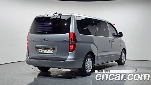 Hyundai Starex 2017 — photo 2