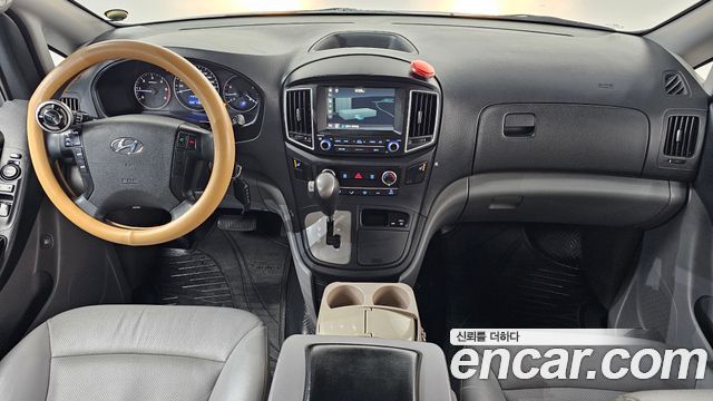 Hyundai Starex 2017 — photo 10