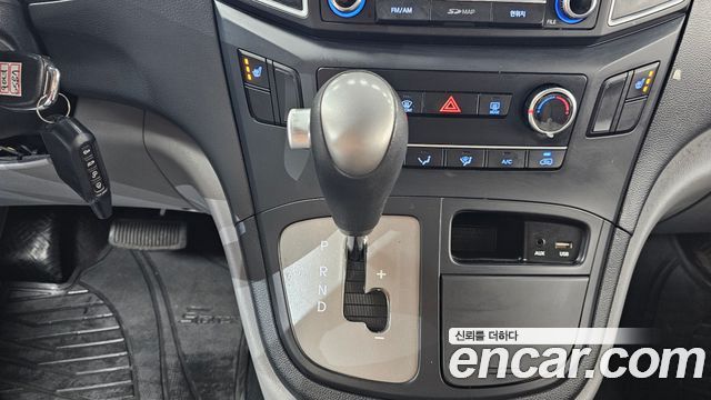 Hyundai Starex 2017 — photo 12