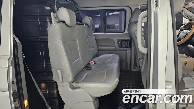 Hyundai Starex 2017 — photo 17