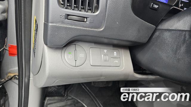 Hyundai Starex 2017 — photo 22