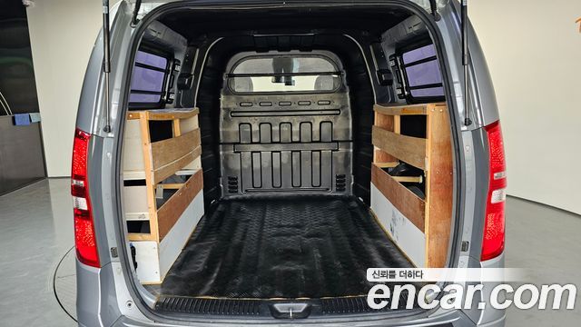 Hyundai Starex 2017 — photo 26