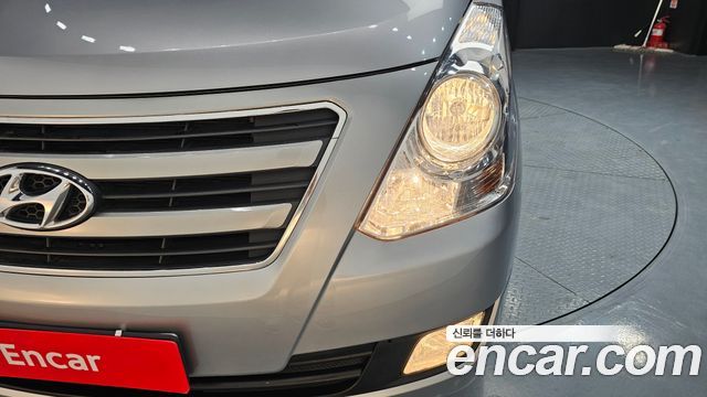 Hyundai Starex 2017 — photo 8
