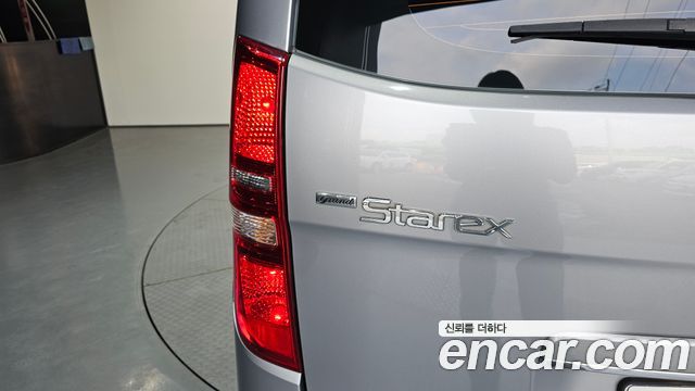 Hyundai Starex 2017 — photo 9