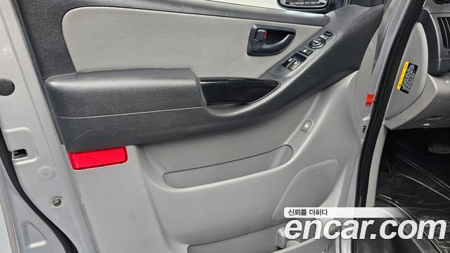 Hyundai Starex 2017 — photo 14