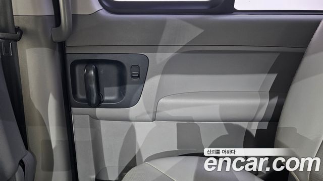 Hyundai Starex 2017 — photo 15