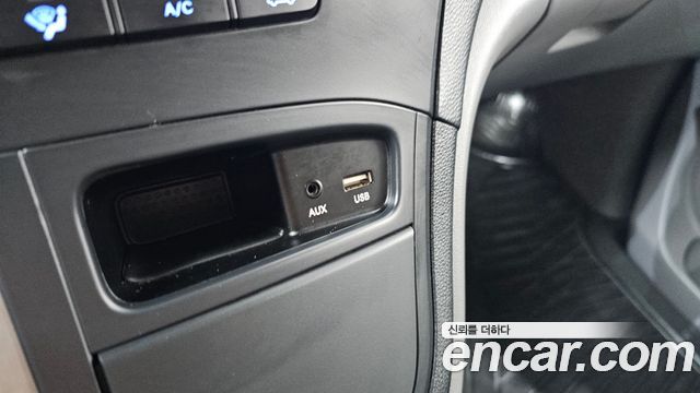 Hyundai Starex 2017 — photo 28