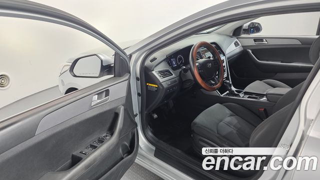 Hyundai Sonata 2017 — photo 11