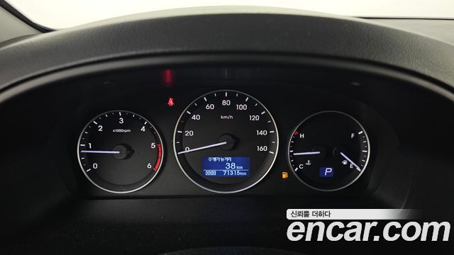 Hyundai Starex 2016 — photo 11