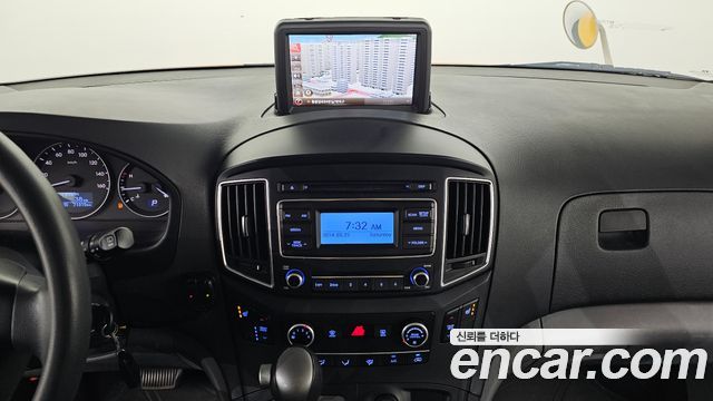 Hyundai Starex 2016 — photo 17