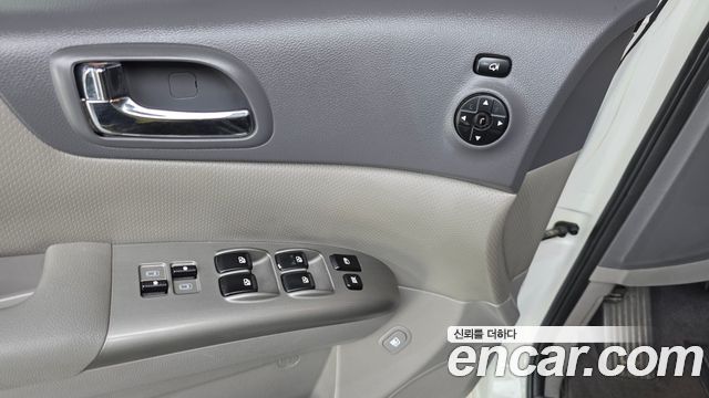 Kia Canival 2013 — photo 11
