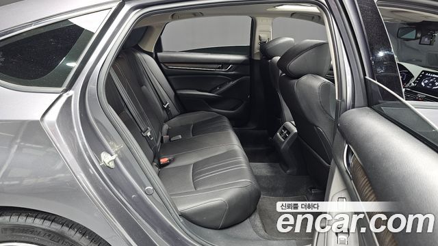 Honda Accord 2020 — photo 17