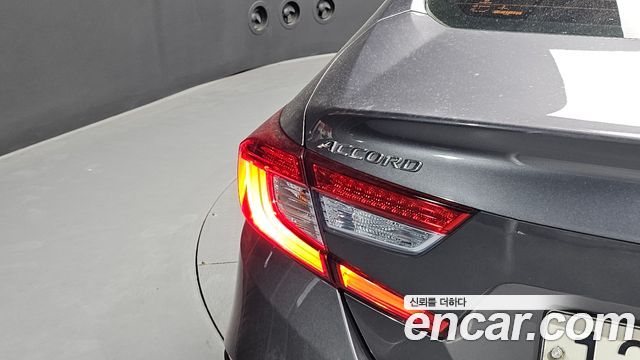 Honda Accord 2020 — photo 9