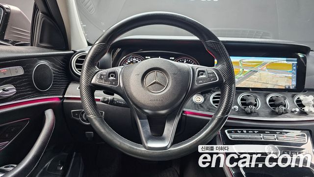 Mercedes-Benz E-Class 2017 — photo 13
