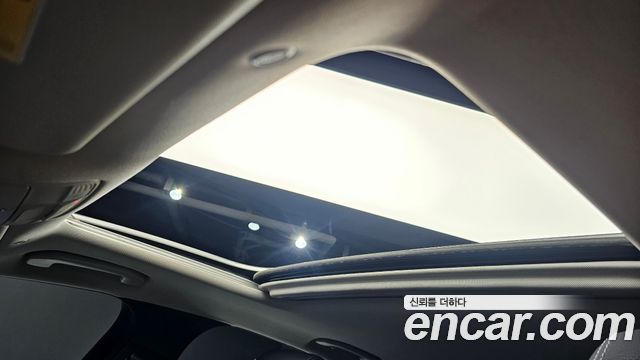 Mercedes-Benz E-Class 2017 — photo 16
