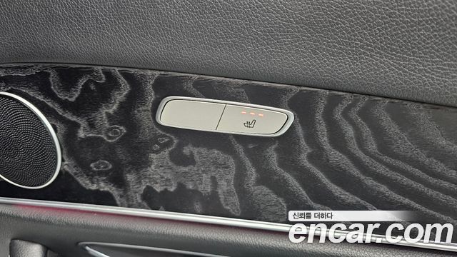 Mercedes-Benz E-Class 2017 — photo 19
