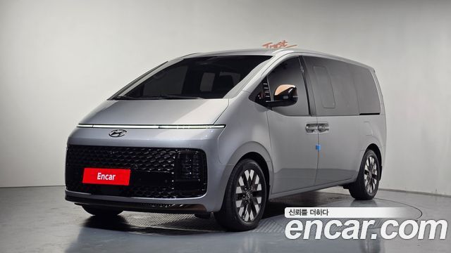 Hyundai Staria 2023 — photo 1