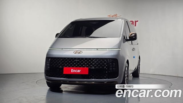 Hyundai Staria 2023 — photo 3